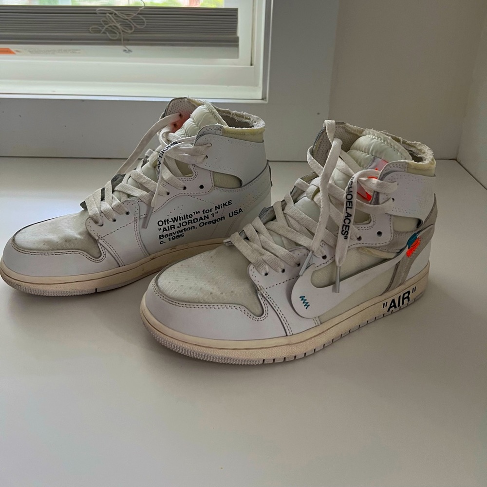 OFF WHITE JORDAN 1 HIGHS